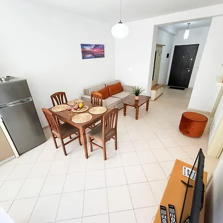 602 Barbora Teuta Apartamento Golem (Tirana)