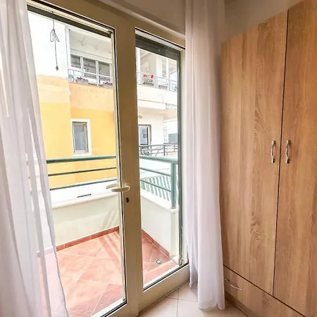 602 Barbora Teuta Apartamento Golem (Tirana)